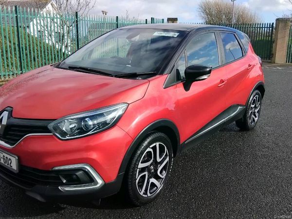 Renault Captur Hatchback, Petrol, 2019, Red