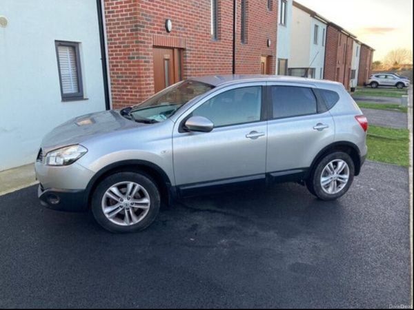 Nissan Qashqai Hatchback, Diesel, 2010, Silver