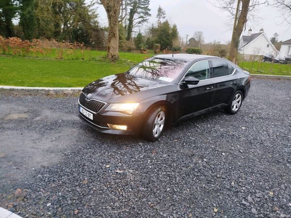 Skoda Superb Hatchback, Diesel, 2016, Black