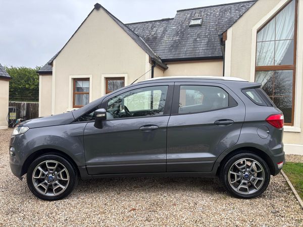 Ford EcoSport SUV, Petrol, 2017, Grey