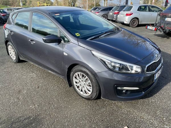 Kia Ceed Hatchback, Petrol, 2017, Grey
