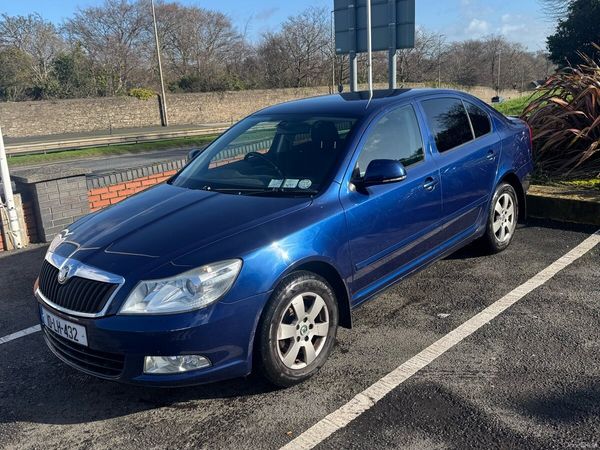 Skoda Octavia Hatchback, Diesel, 2010, Blue