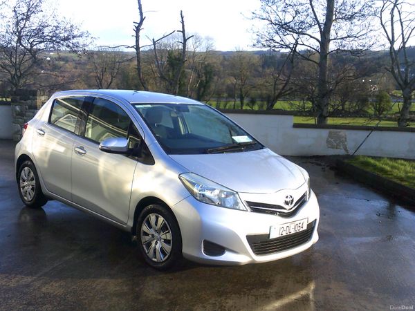 Toyota Yaris Hatchback, Petrol, 2012, Silver