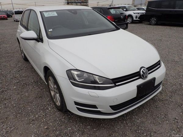 Volkswagen Golf Hatchback, Petrol, 2016, White