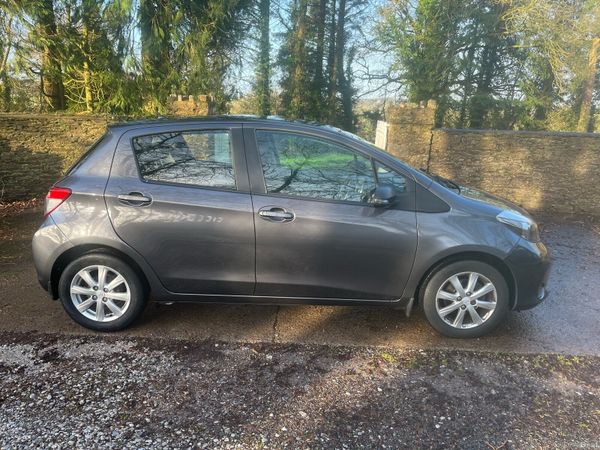 Toyota Yaris Hatchback, Petrol, 2013, Grey