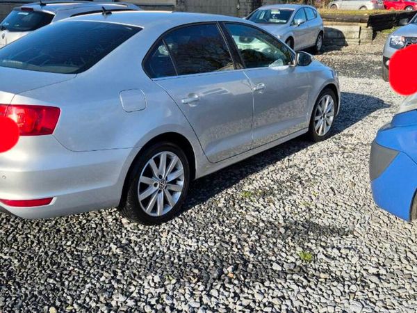 Volkswagen Jetta Saloon, Diesel, 2012, Silver