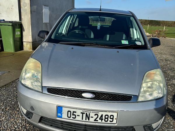 Ford Fiesta Hatchback, Petrol, 2005, Silver