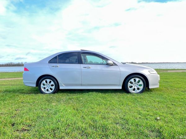 Honda Accord Saloon, Petrol, 2007, Silver