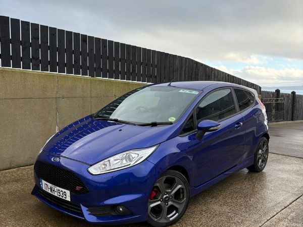 Ford Fiesta Hatchback, Petrol, 2017, Blue