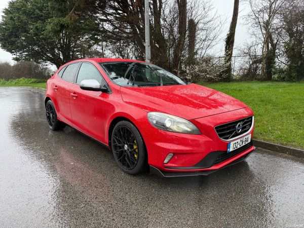 Volvo V40 Hatchback, Diesel, 2013, Red