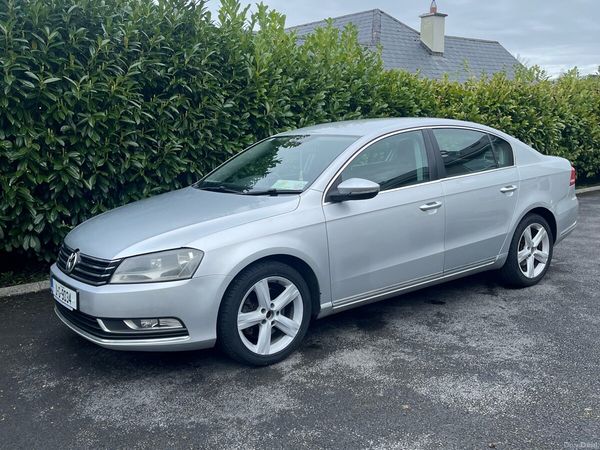 Volkswagen Passat Saloon, Diesel, 2011, Silver