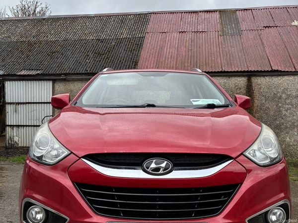 Hyundai ix35 SUV, Diesel, 2011, Red