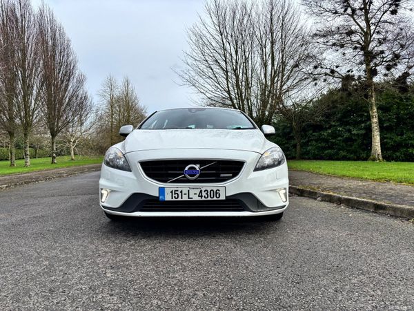 Volvo V40 Hatchback, Diesel, 2015, White