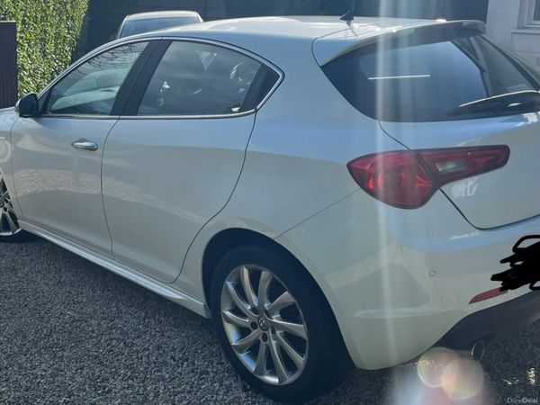 Alfa Romeo Giulietta Hatchback, Diesel, 2014, White