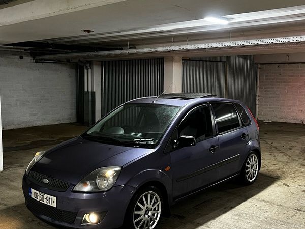 Ford Fiesta Hatchback, Petrol, 2006, Purple