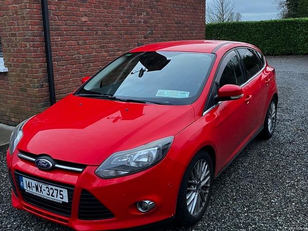 Ford Focus Hatchback, Diesel, 2014, Red