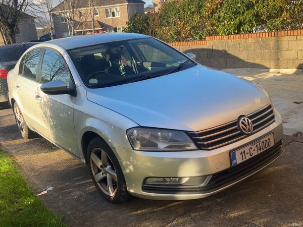 Volkswagen Passat Saloon, Diesel, 2011, Silver