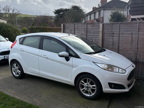 Ford Fiesta Hatchback, Petrol, 2014, White