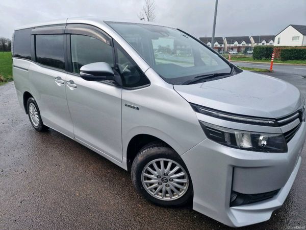 Toyota Voxy MPV, Petrol Hybrid, 2016, Silver