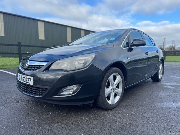 Vauxhall Astra Hatchback, Petrol, 2012, Black