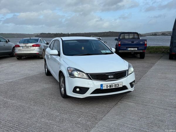 Kia Ceed MPV, Diesel, 2011, White