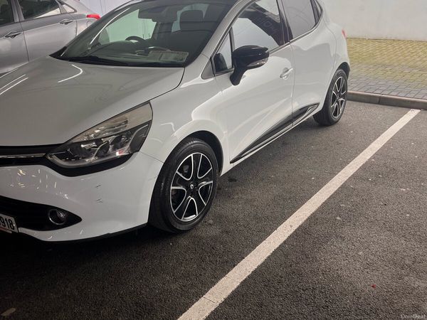 Renault Clio Hatchback, Petrol, 2016, White