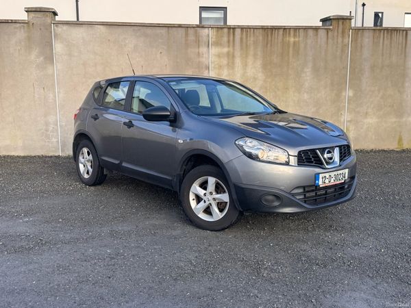 Nissan Qashqai Hatchback, Diesel, 2012, Grey