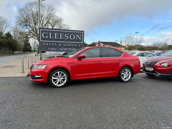 Skoda Octavia Saloon, Diesel, 2019, Red