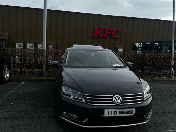 Volkswagen Passat Saloon, Diesel, 2011, Grey
