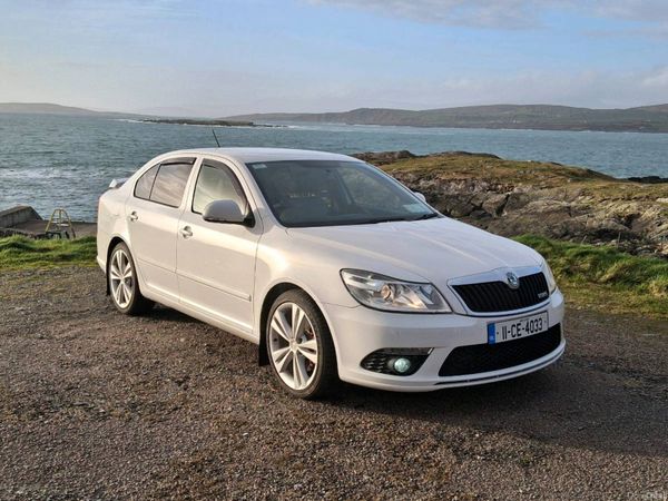 Skoda Octavia Hatchback, Diesel, 2011, White