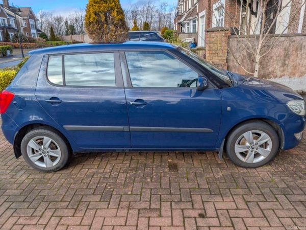 Skoda Fabia Hatchback, Petrol, 2014, Blue