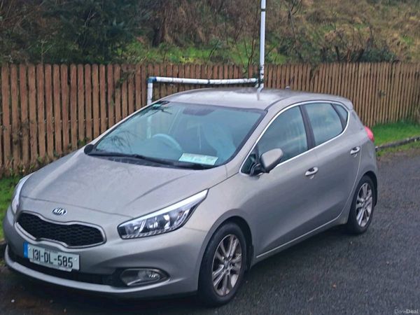 Kia Ceed Hatchback, Diesel, 2013, Silver