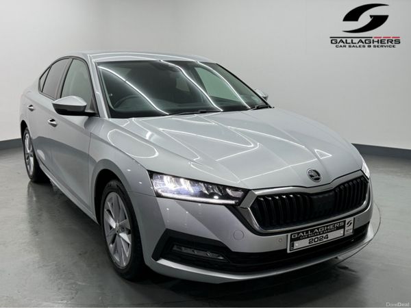 Skoda Octavia Saloon, Diesel, 2024, Silver