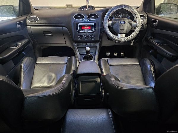 Ford Focus Hatchback, Petrol, 2007, Black