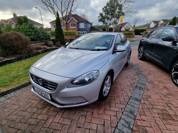 Volvo V40 Hatchback, Diesel, 2014, Silver