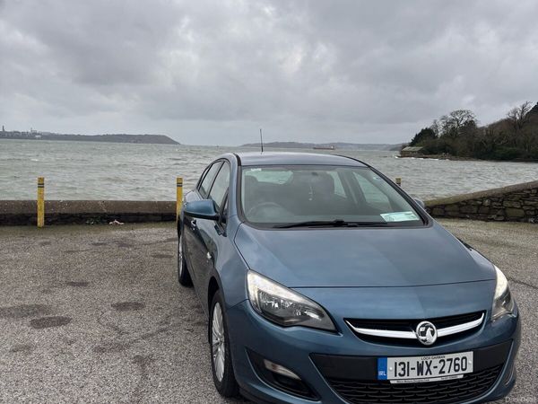 Vauxhall Astra Hatchback, Petrol, 2013, Blue