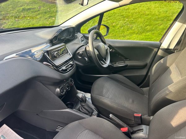 Peugeot 208 Hatchback, Petrol, 2018, Grey