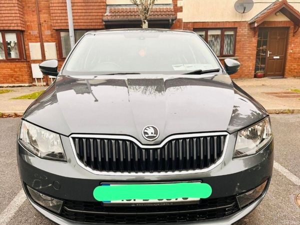 Skoda Octavia Saloon, Petrol, 2016, Grey