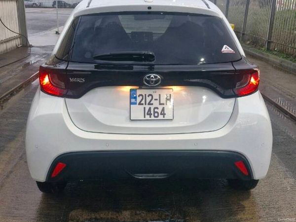 Toyota Yaris Hatchback, Petrol, 2021, White