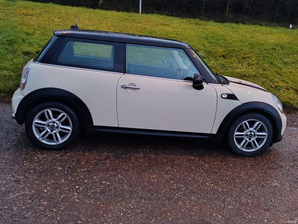 Mini Cooper Hatchback, Diesel, 2012, White