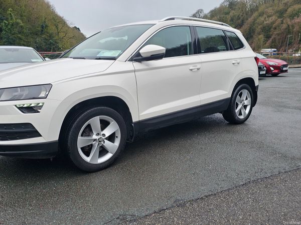 Skoda Karoq Estate/Jeep, Petrol, 2019, White