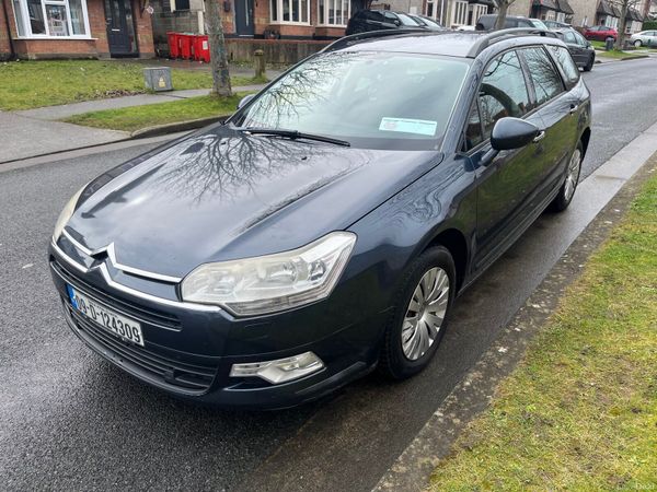 Volkswagen Passat Saloon, Petrol, 2005, Silver