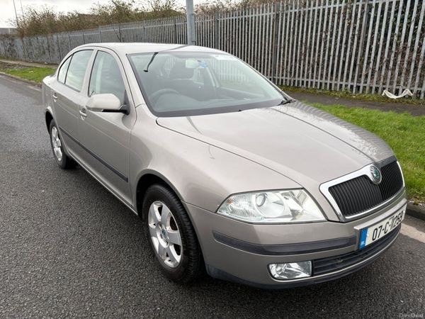 Skoda Octavia Hatchback, Petrol, 2007, Beige