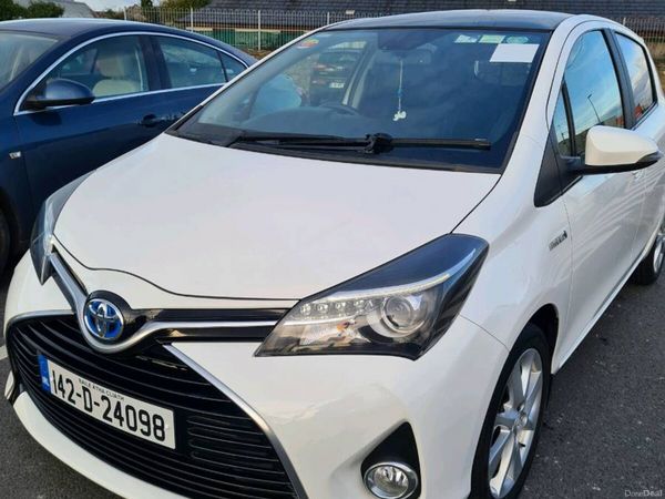 Toyota Yaris Hatchback, Petrol Hybrid, 2014, White