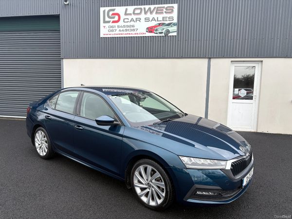Skoda Octavia Saloon, Petrol, 2021, Blue