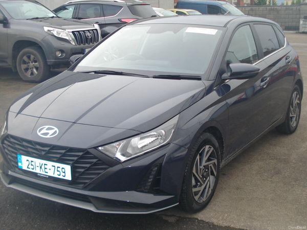 Hyundai i20 Hatchback, Petrol, 2025, Grey