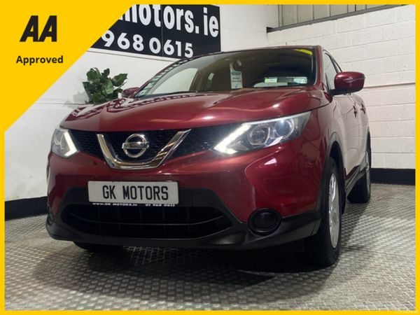 Nissan Qashqai Hatchback, Diesel, 2015, Red