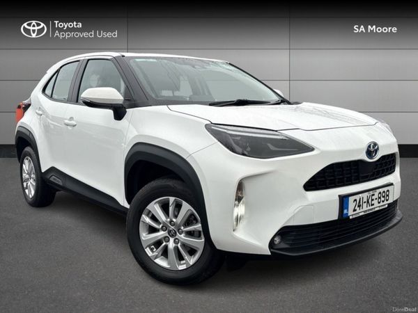 Toyota Yaris Cross Hatchback, Petrol Hybrid, 2024, White