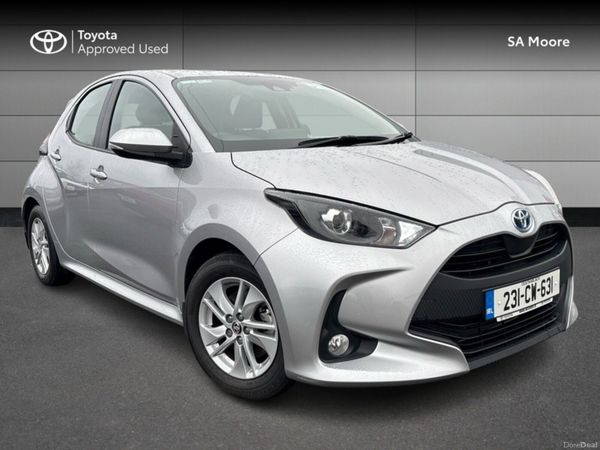 Toyota Yaris Hatchback, Petrol Hybrid, 2023, Grey