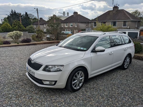 Skoda Octavia Estate, Diesel, 2016, White